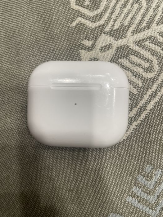 Продаю Air pods 3 кейс