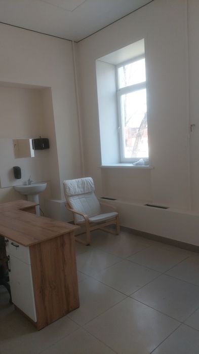 Сдаётся в аренду медицинский центр.