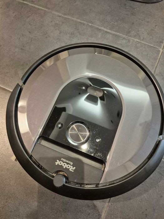 iRobot Roomba i7 cu stație de descărcare