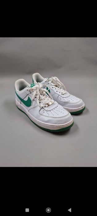 Продам оригинальные кроссовки Nike air