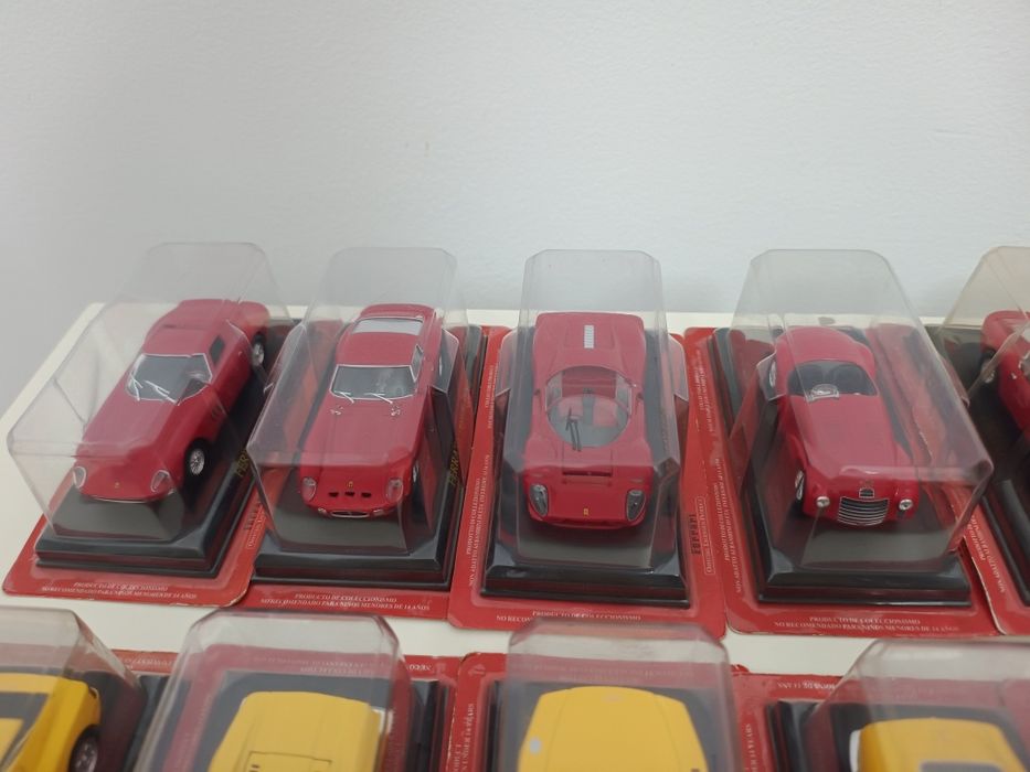 24 machete Ferrari 1/43 ( colecția Fabbri). Preț bucata