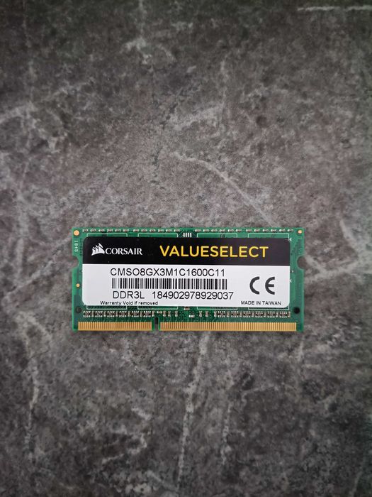 Vand SO-DIMM DDR3L de 8 Gb cu 1600 MHz