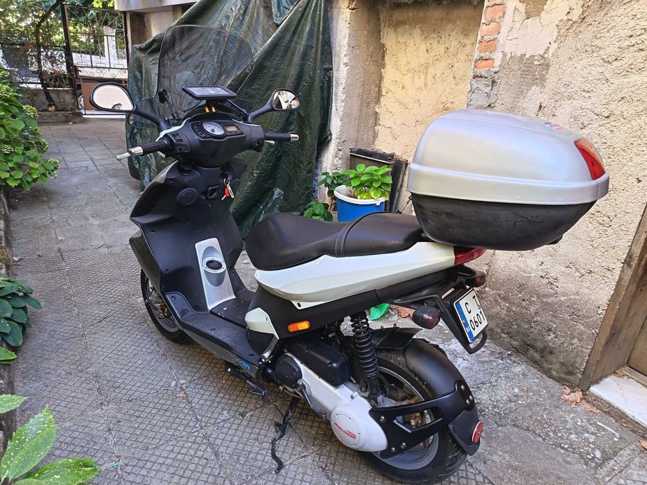 Продавам Piaggio NRG