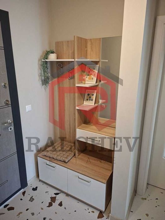 Под наем Възраждане II