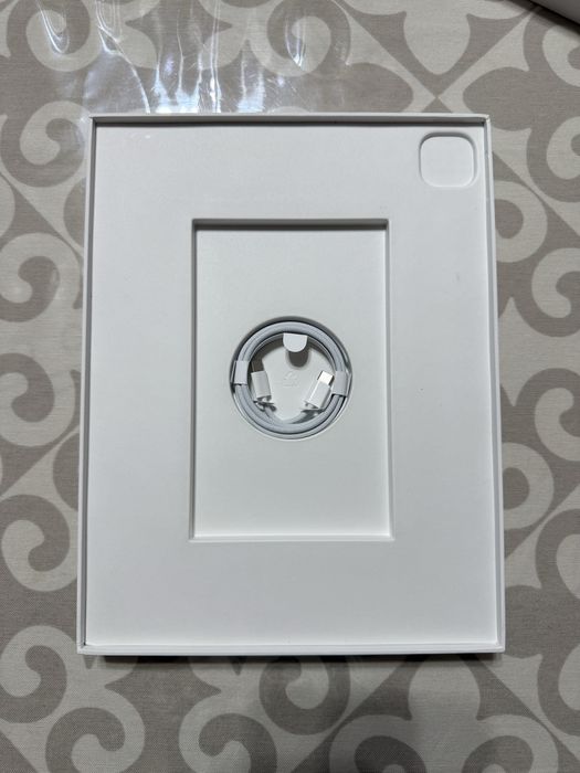 iPad Pro 13 M4 512GB cellular + Apple Pencil Pro + Logitech Combo