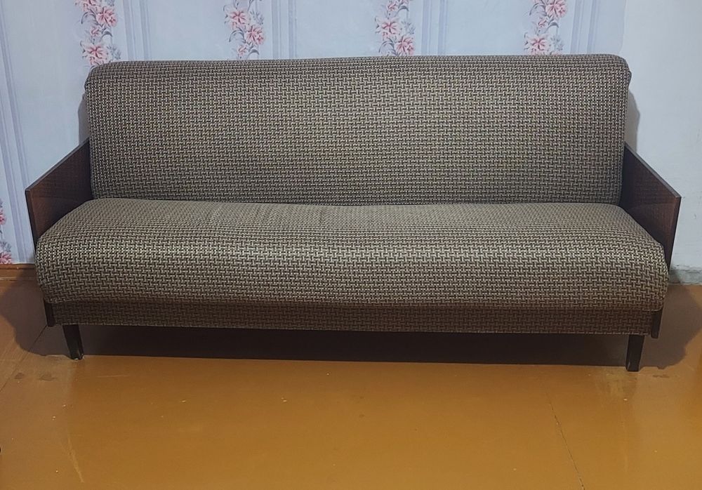 Отдам бесплатно диван б/у