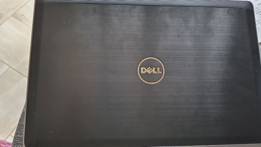 Лаптоп Lenovo и Deel