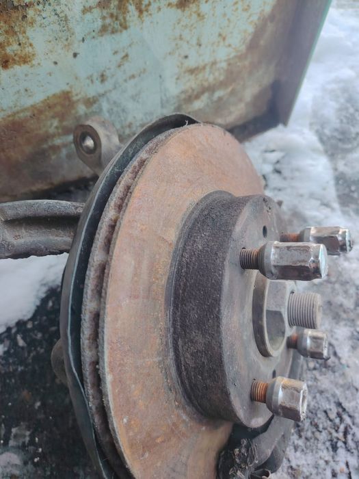 Продам запчасти на ниссан