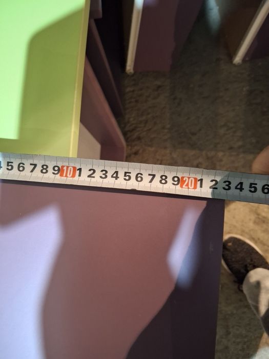 Продавам легло и гардероб