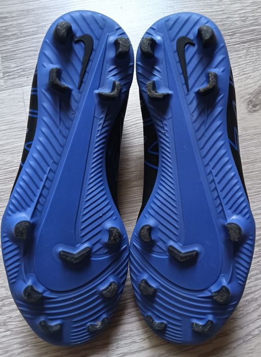 Обувки за футбол - Nike и Adidas