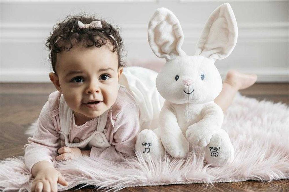 Интерактивно плюшено Зайче, музикално Peek A Boo с Мърдащи уши