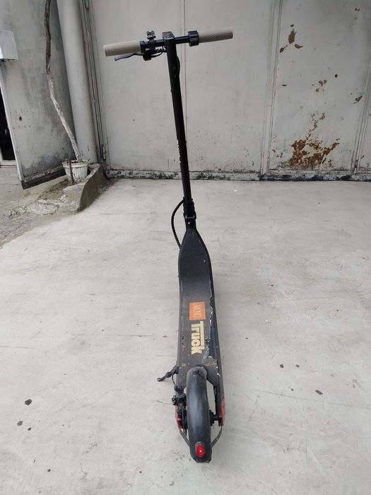 Vând trotinetă electrică