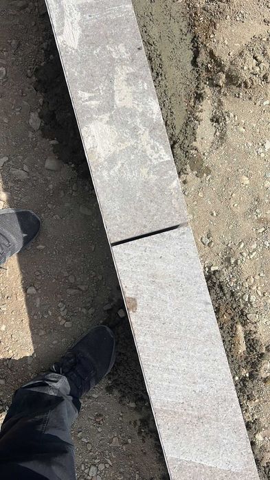 Гранитный бордюр, поребрик