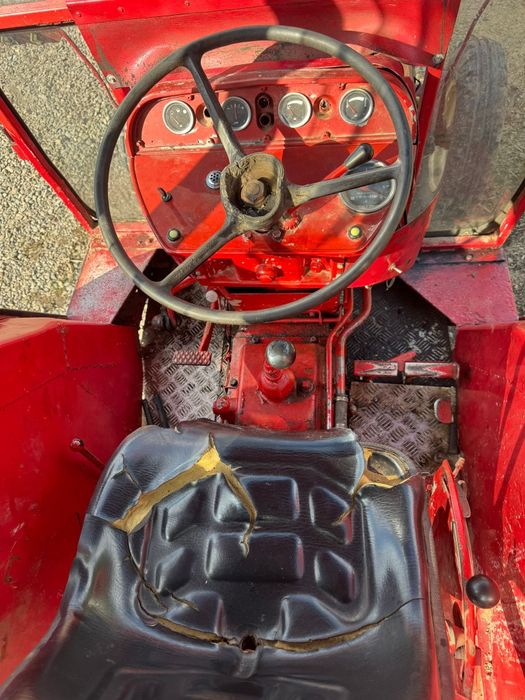 Tractor International 374