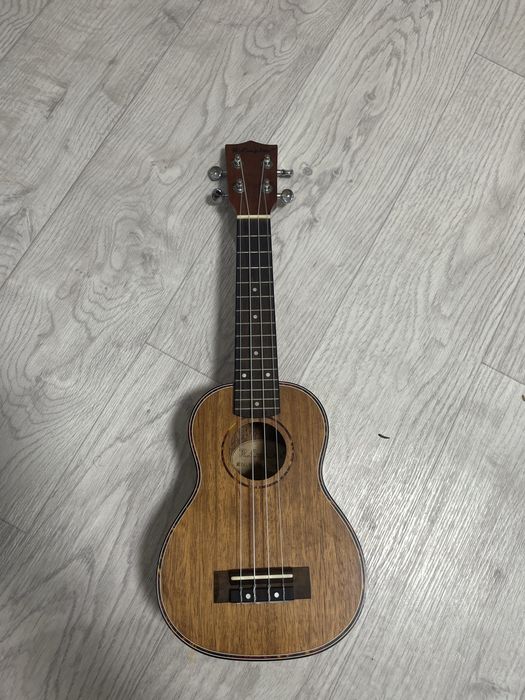 Укулеле новая срочно продам