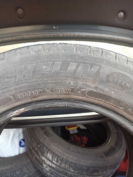 МишелинЛетни гуми 205 65 15 ДОТ15 1 бр и 205 60 16-4 бр ДОТ 17 Мишелин