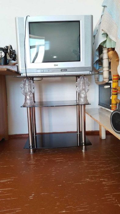 Телевизор подставкасы менен сатылады