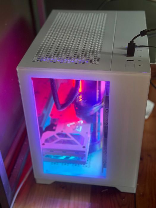 Геймърски компютър за игри 2025+ години