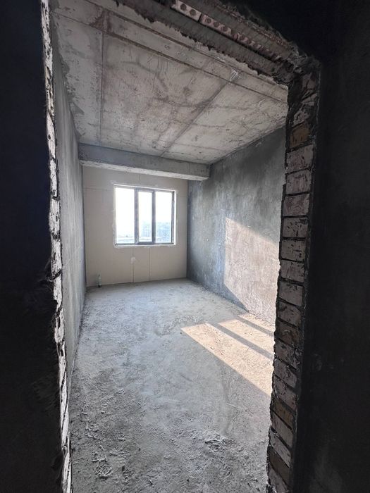 СРОЧНО! 
ПРОДАЁТСЯ 2/5/9 квартира в Новостройке 
Юнусабад 15 квартал