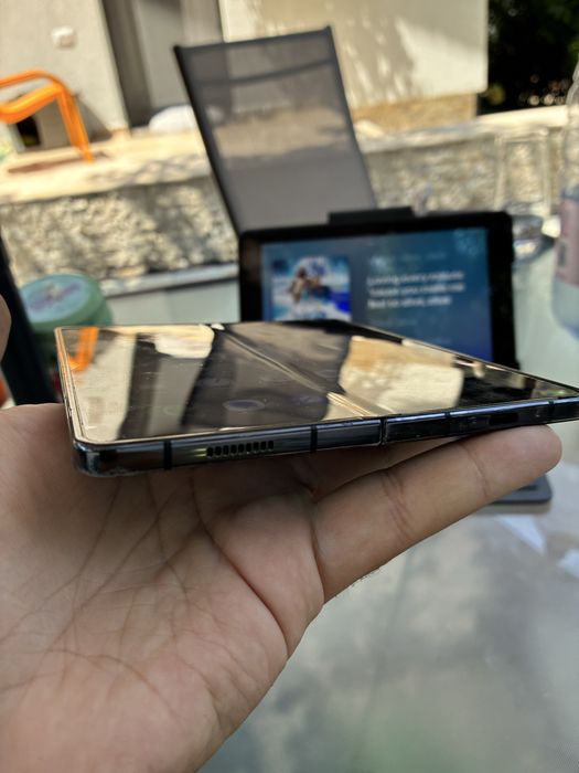 Samsung Fold 5 512 gb ram