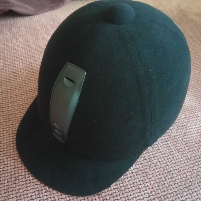 Каска и мъжки бричове за езда