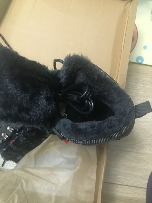 Кроссовка 36 р очень качественный