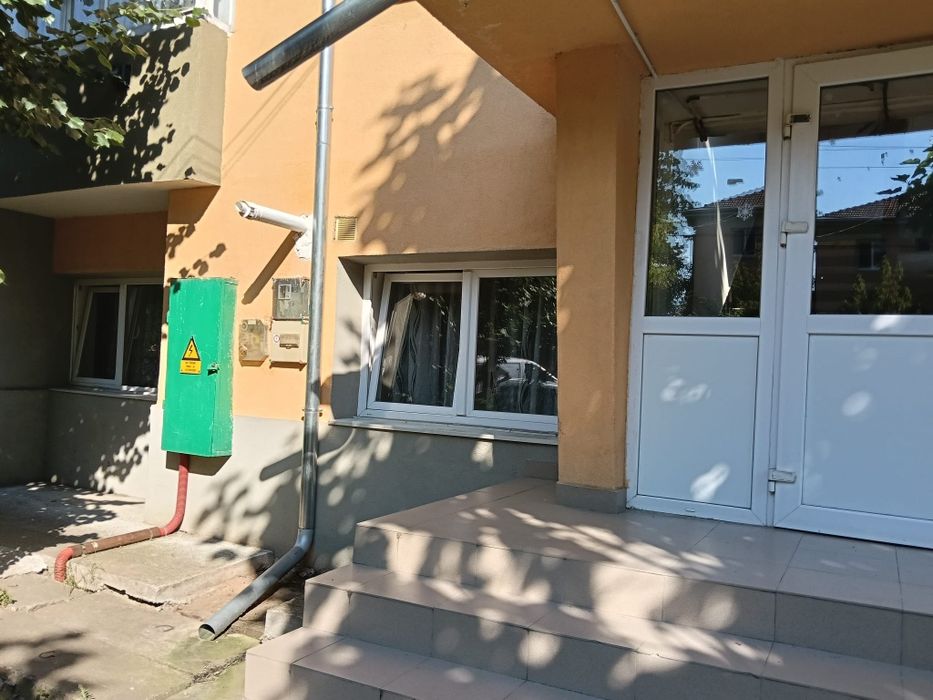 Vand apartament cu 2 camere