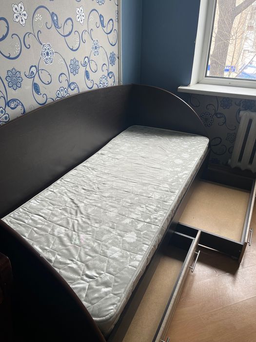 Продам кровать односпальную