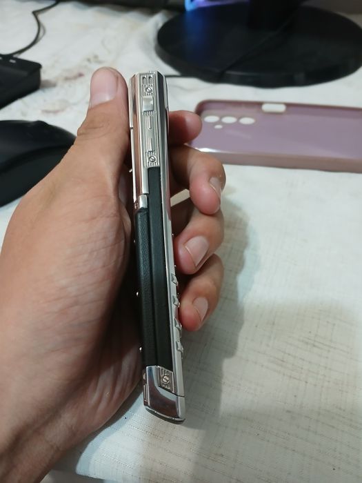 Vertu telefoni sotiladi