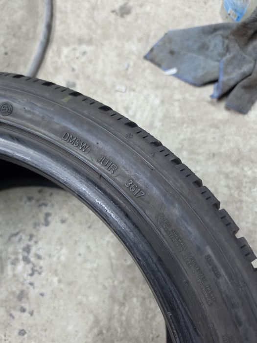 2 Броя 255/40/19 Dunlop 6,7mm
