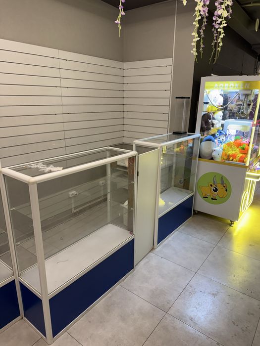 Витрины б/у от диа