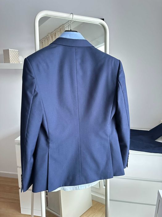 Costum barbati nunta