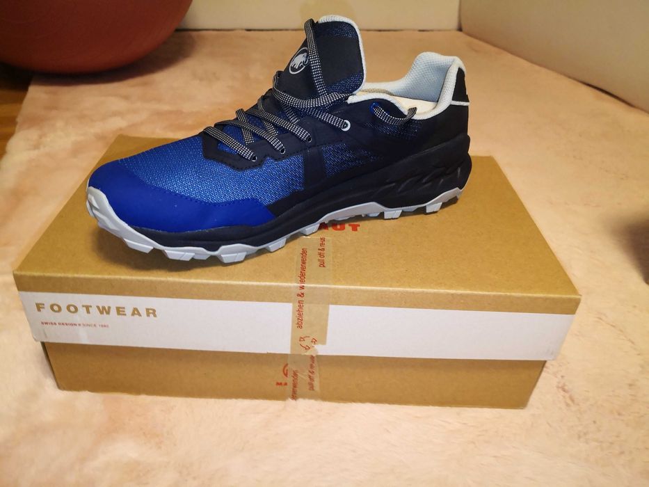 Incaltaminte de drumetie/munte sau de zi cu zi