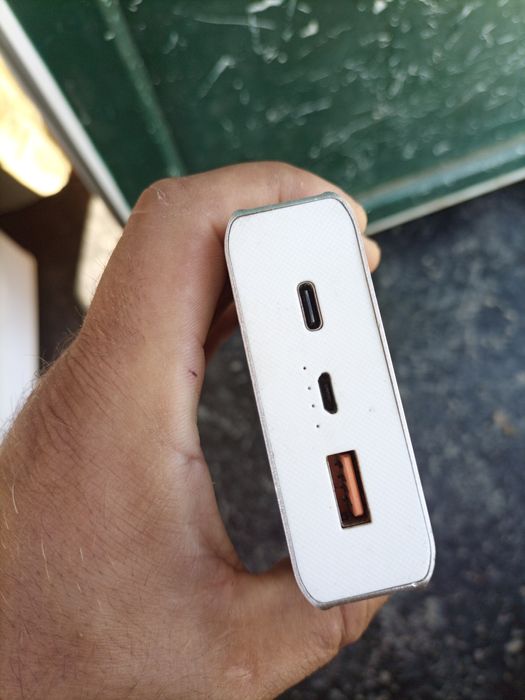 Baterie externa trust 20000 mAh