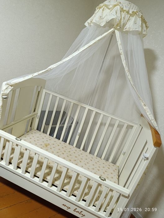 Продаю детскую кроватку в идеальном состоянии