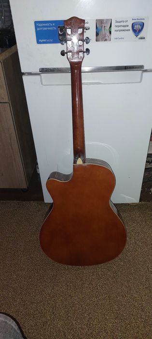 Акустик гитара сотилади