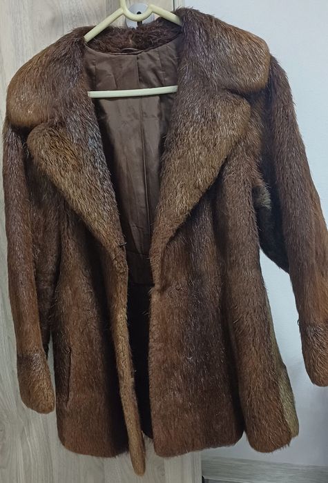 Haine blana în stare buna și foarte buna