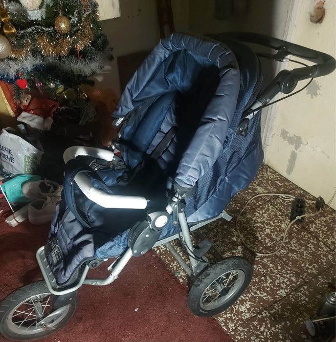 Продава се почти неупотребявана,бебешка количка!