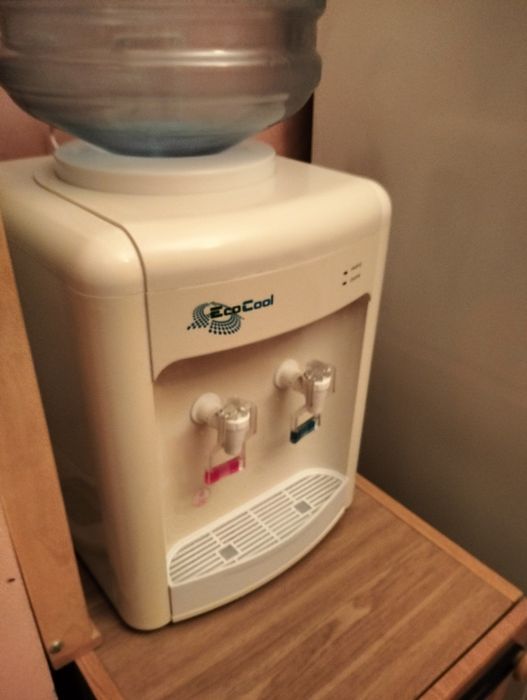 Кулер белый настольный