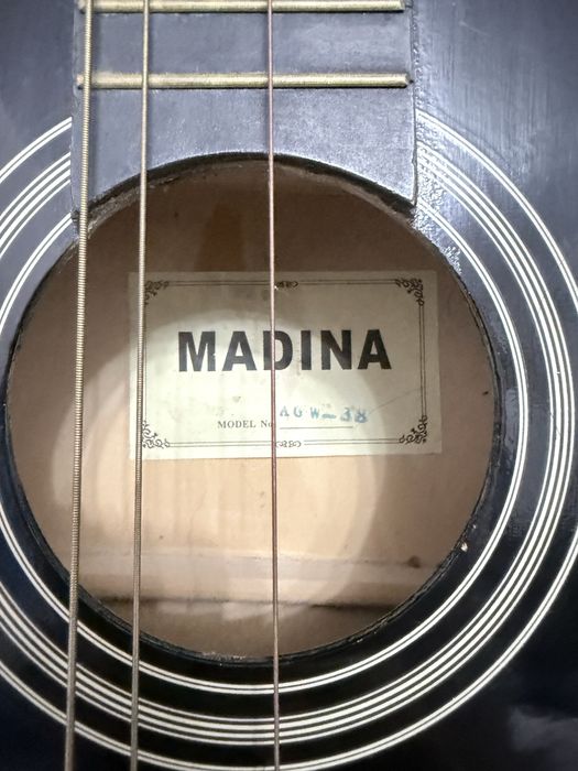Гитара Madina.