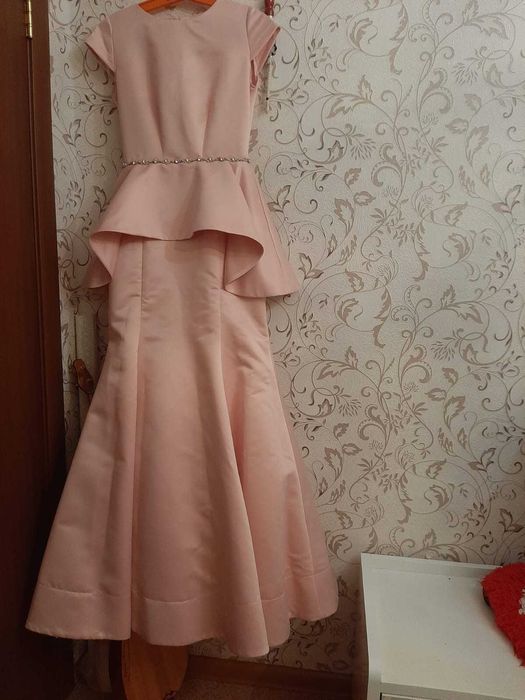 Очень красивое платье пудрового цвета