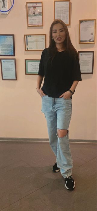 Вещи все по 5000 тенге