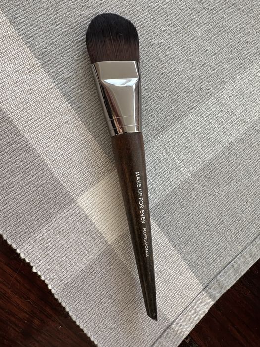 Make Up For Ever гримове и четка за фон дьо тен