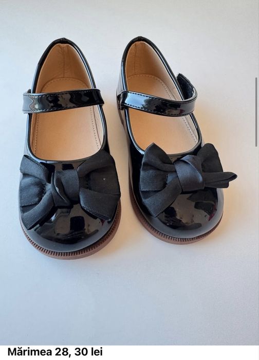 Vand papuci pentru fetite in stare impecabila