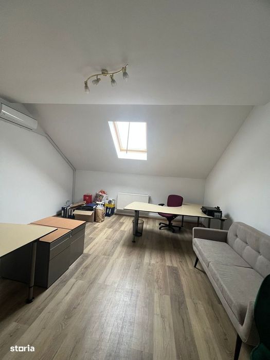 Spațiu de închiriat – ultracentral, cu loc de parcare propriu