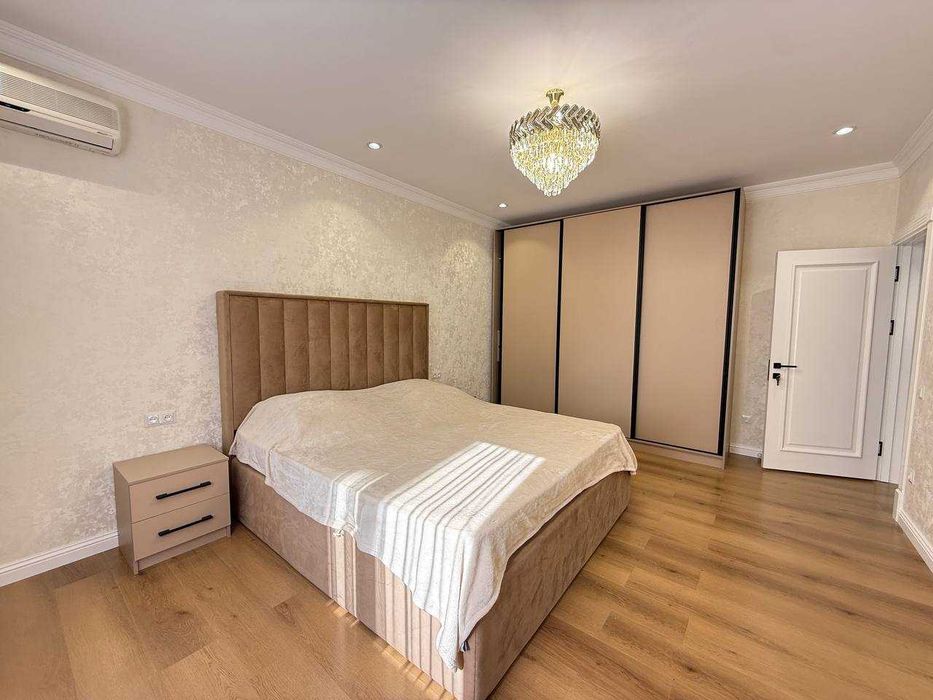 3-комнатная квартира 115 м² в Банковском доме, Госпитальный, Мирабад
