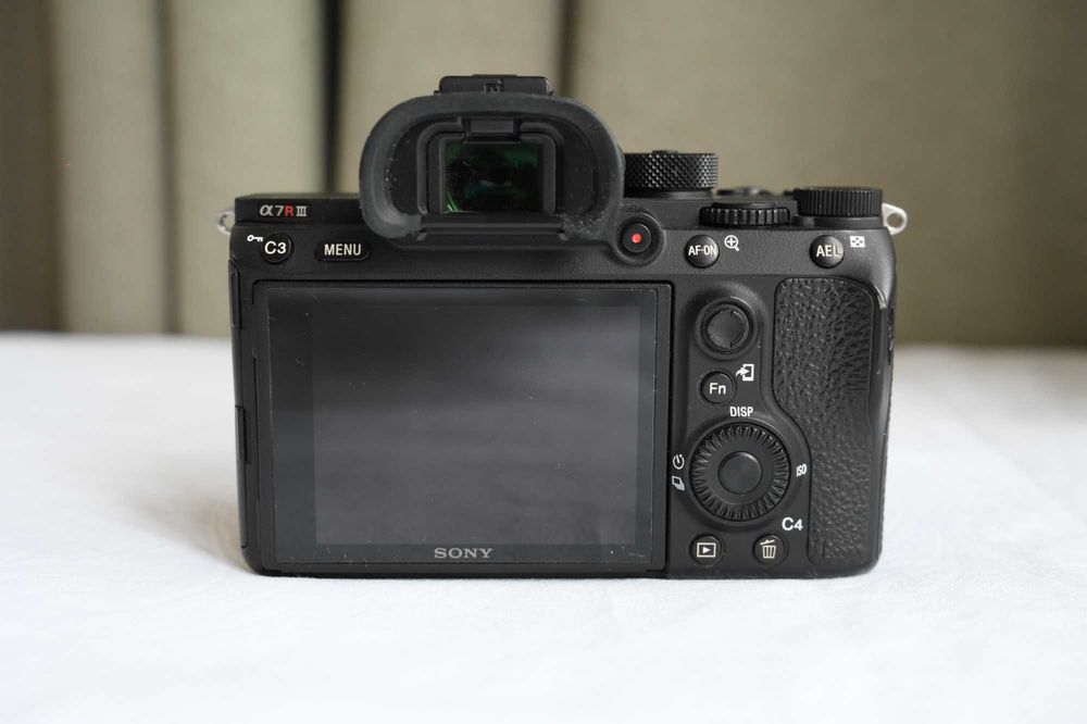 Sony A7R iii body ca nou