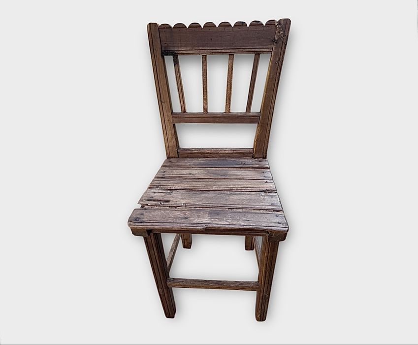 Scaun taranesc cu spatar patina afumata
