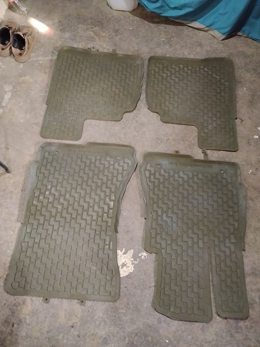 На продаже полики на W221