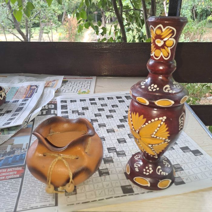 Вази от порцелан,метал,дърво и керамика.Битови керамични фигури